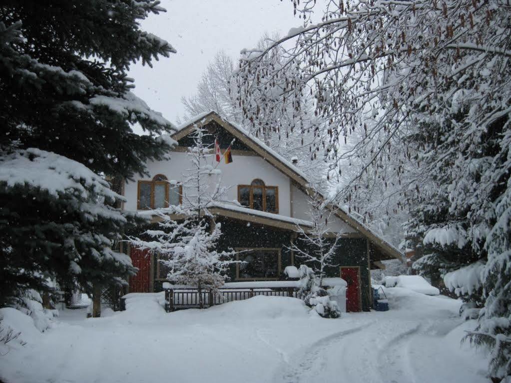 Golden Dreams B&B Whistler Extérieur photo